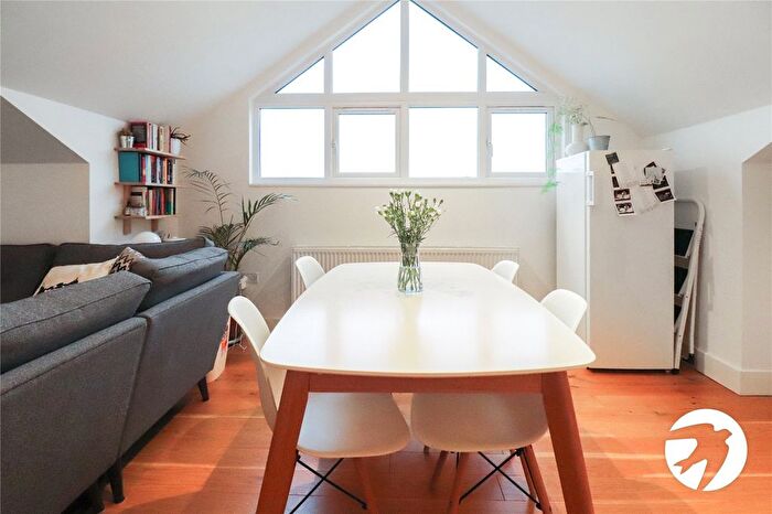 2 Bedroom Flat For Sale In Cheshunt Road, Belvedere, Kent, DA17