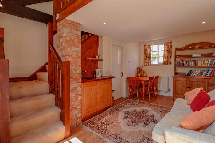 3 Bedroom Cottage For Sale In The Square, Long Itchington, Southam, CV47
