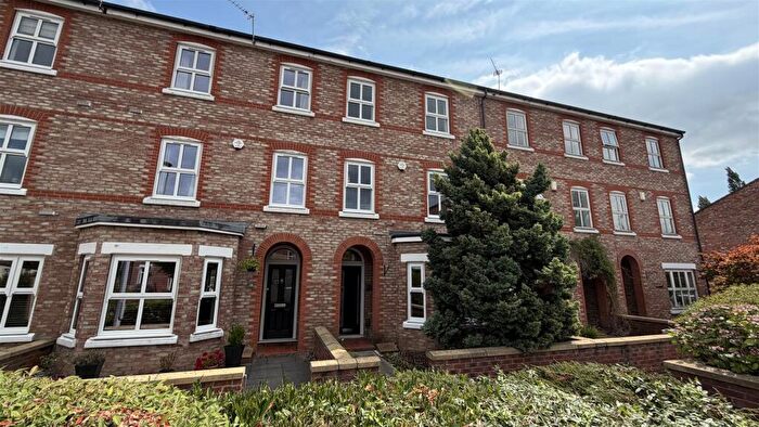 4 Bedroom Terraced House To Rent In Albert Hill Street, Didsbury, M20