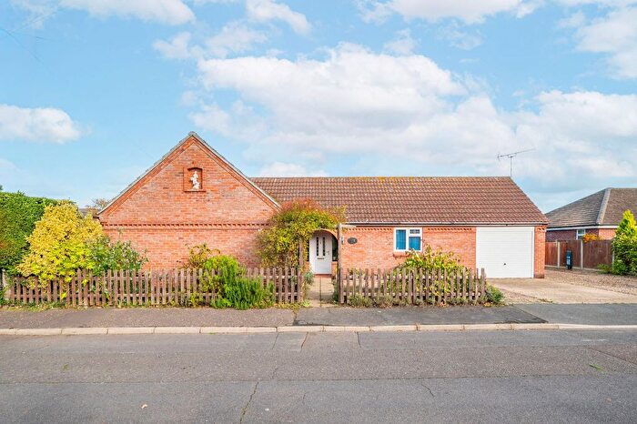3 Bedroom Detached Bungalow For Sale In Eden Close, Bacton, NR12
