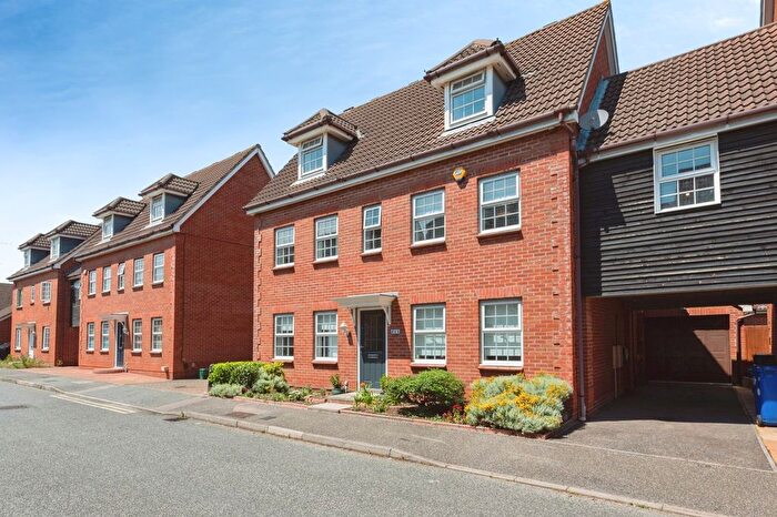 6 Bedroom Link Detached House For Sale In Harper Close, Chafford Hundred, Grays, Essex, RM16