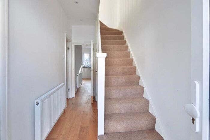 3 Bedroom End Of Terrace House For Sale In Byron Avenue, New Malden, KT3