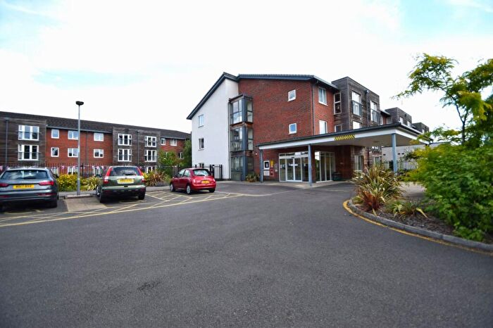 1 Bedroom Apartment For Sale In Forest Close, Wexham, Slough, Berkshire, SL2