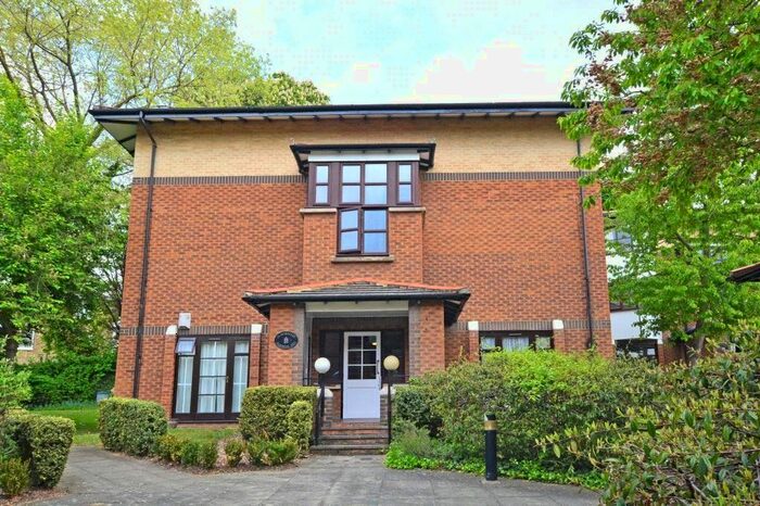 1 Bedroom Flat To Rent In Halley Gardens, Lewisham, London, SE13