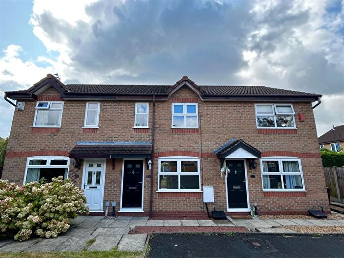 2 Bedroom Mews To Rent In Lavender Close, Manchester, M23