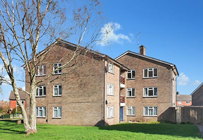 2 Bedroom Flat For Sale In Storrington, Pulborough, RH20