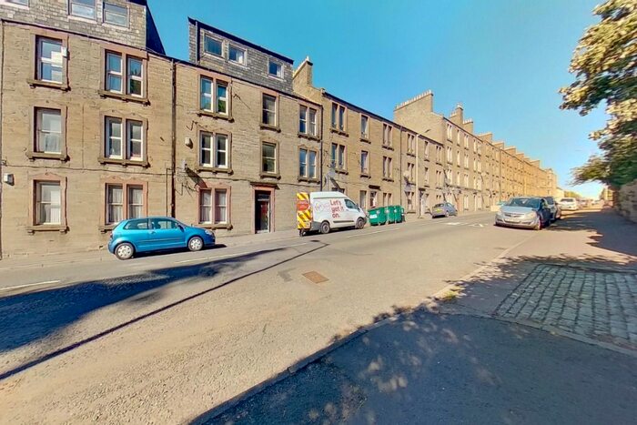 1 Bedroom Flat To Rent In Gardner Street, Law, Dundee, DD3