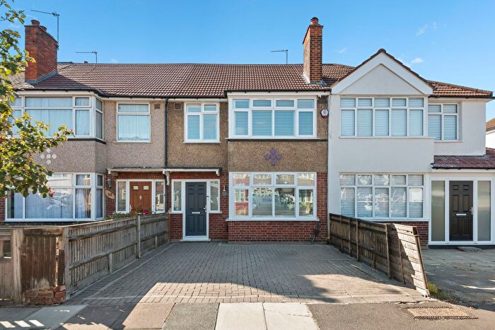 3 Bedroom Terraced House For Sale In Sandringham Road, Northolt, UB5