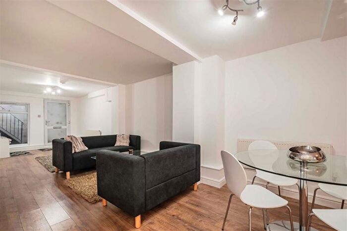 2 Bedroom Flat To Rent In Cleveland Street, Fitzrovia Amp; Covent Garden, W1T