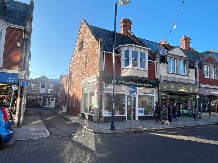 2 Bedroom Maisonette For Sale In Station Road, Swanage, BH19