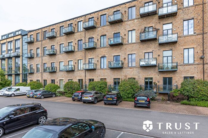 1 Bedroom Flat For Sale In Ledgard Wharf, Mirfield, WF14