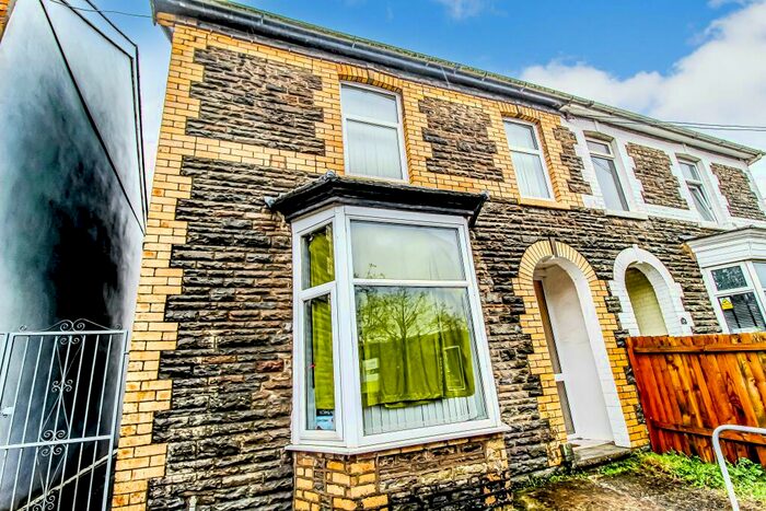 6 Bedroom House To Rent In Llantwit Road, Treforest, Pontypridd, CF37