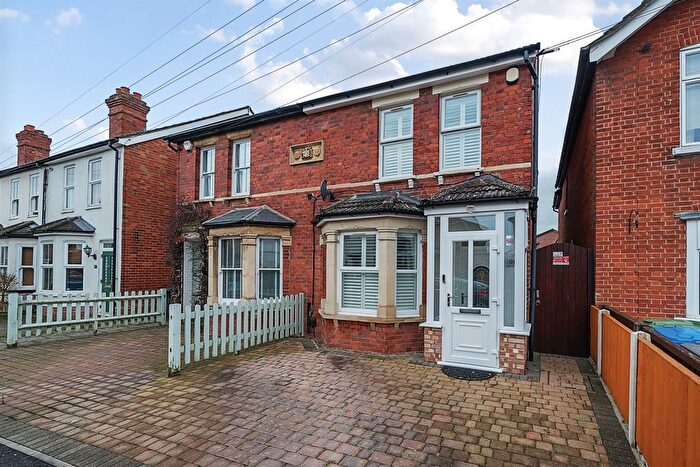 3 Bedroom Property To Rent In Blackamoor Lane, Maidenhead, SL6