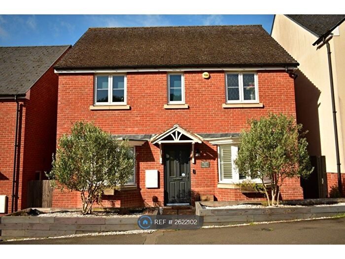 4 Bedroom Detached House To Rent In Eagle Way, Bracknell, RG12