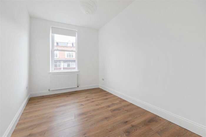 1 Bedroom Flat To Rent In Hoe Street, Walthamstow, E17