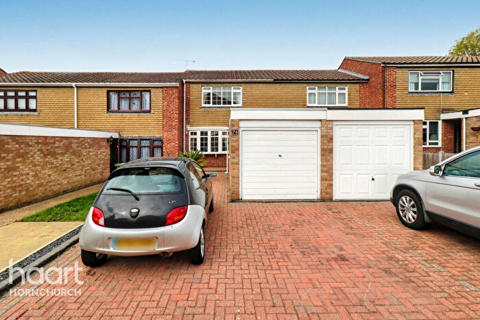 2 Bedroom Terraced House For Sale In Aldwych Close, Hornchurch, RM12