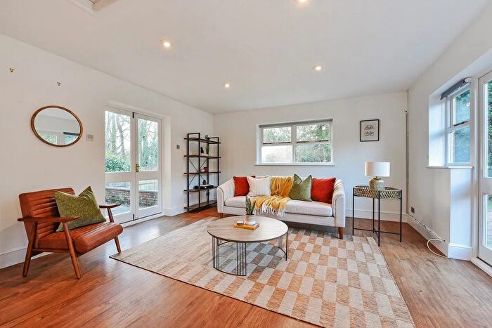 5 Bedroom Detached House For Sale In Lake Road, Curdridge, Southampton, Hampshire, SO32