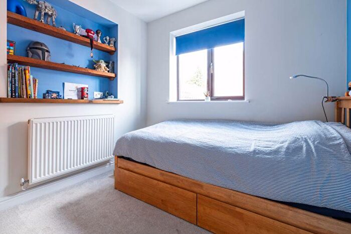 4 Bedroom Detached House For Sale In Trafalgar Avenue, Bletchley, Milton Keynes, MK3