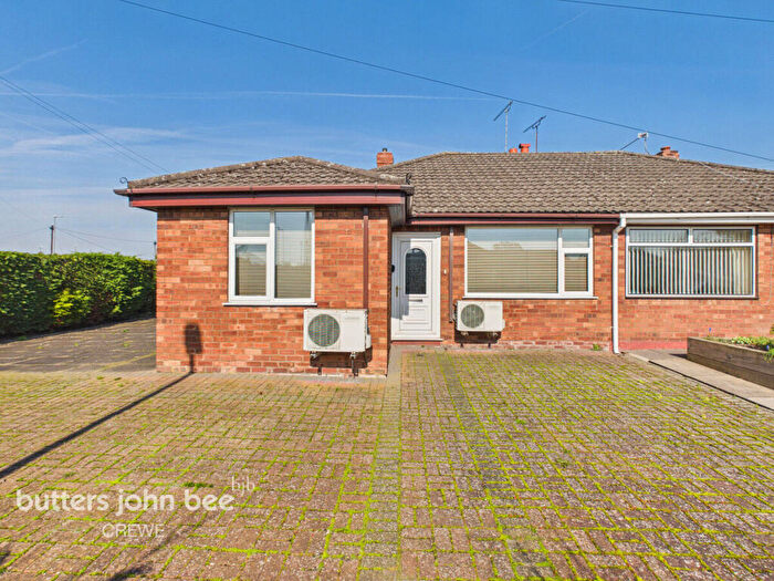3 Bedroom Semi-Detached Bungalow For Sale In Shakespeare Drive, Crewe, CW1