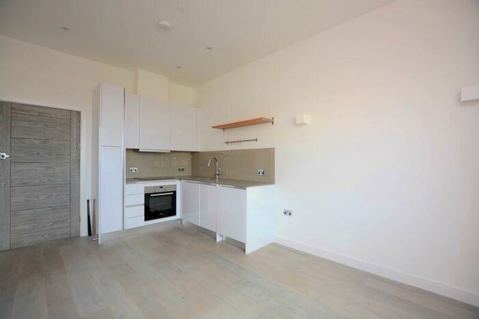 1 Bedroom Flat To Rent In Wellington Street, Slough, SL1