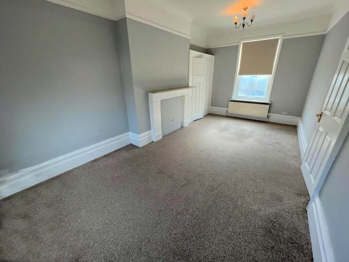 2 Bedroom Flat To Rent In Canning Cres, Wood Green, London, N22