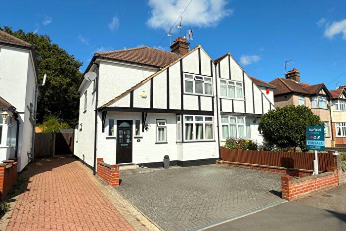 3 Bedroom Semi-Detached House For Sale In Southfield Avenue, North Watford, WD24