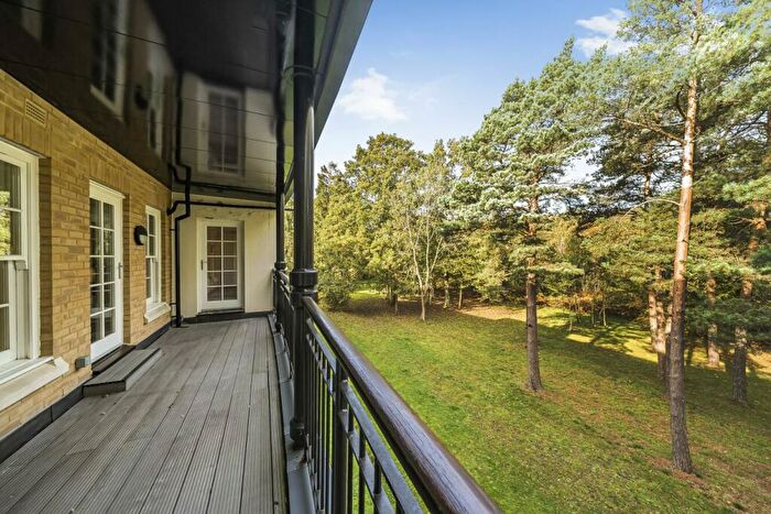 2 Bedroom Flat For Sale In Westerham, Road, BR2