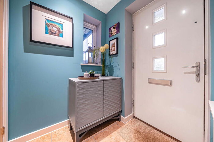 4 Bedroom Link Detached House For Sale In Avington Way, Sherfield-on-Loddon, RG27