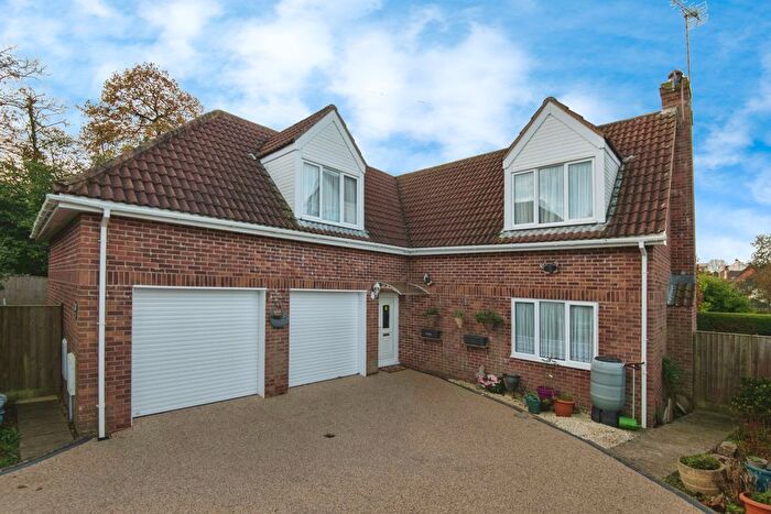 4 Bedroom Detached House For Sale In Balfour Close, Honiton, Devon, EX14
