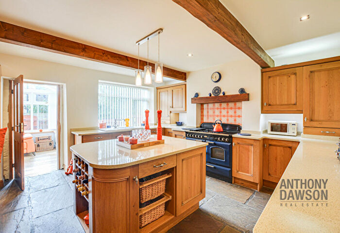 4 Bedroom Cottage For Sale In Gorple Road, Burnley, Lancashire, BB10