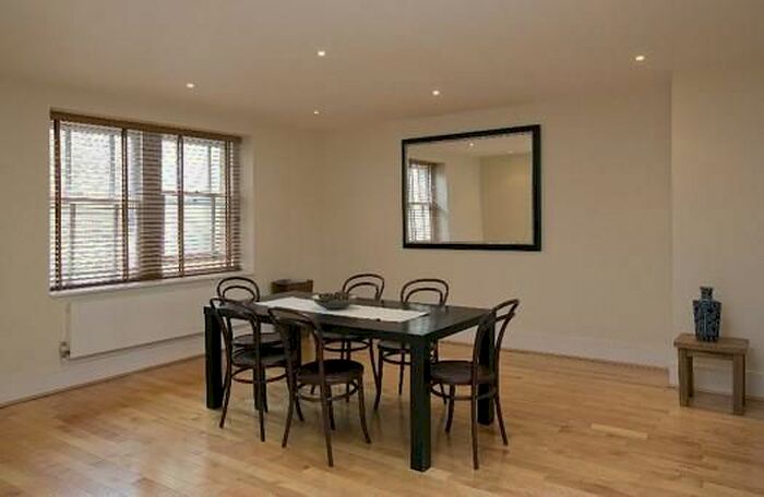 2 Bedroom Flat To Rent In Lancaster Gate, Hyde Park, W2
