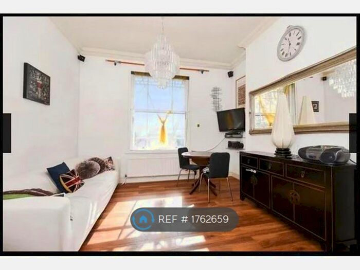 2 Bedroom Flat To Rent In Bow Road, London, E3