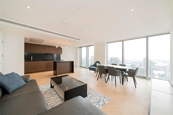 3 Bedroom Apartment To Rent In Landmark Pinnacle, Marsh Wall, London, E14