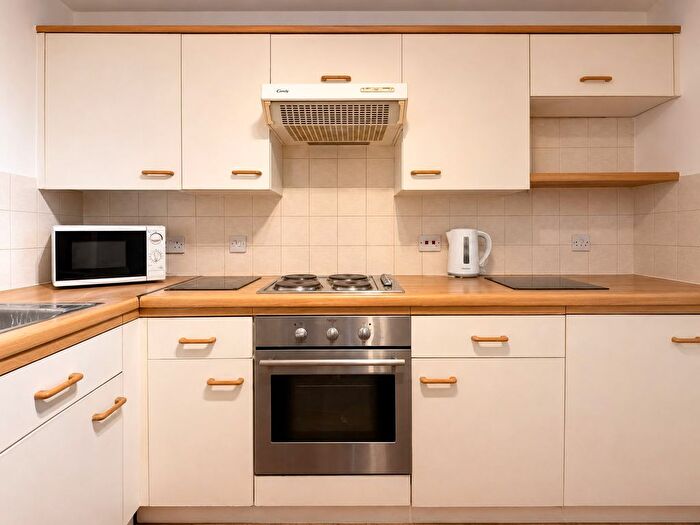 Studio For Sale In Eleanor Way, Waltham Cross, EN8