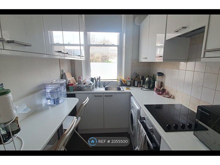 1 Bedroom Flat To Rent In Montserrat Road, Putney, SW15