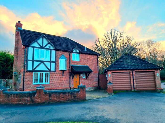 4 Bedroom Detached House To Rent In Reynolds Dale, Ashurst, Southampton, SO40