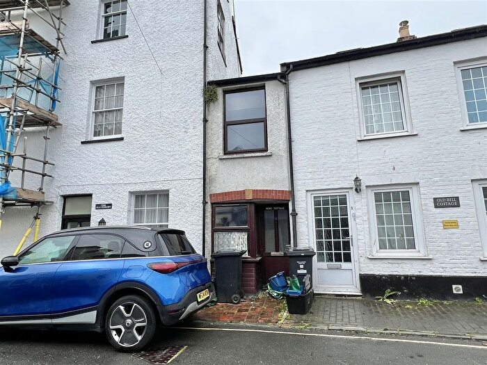 2 Bedroom Terraced House To Rent In Market Square, Axminster, EX13