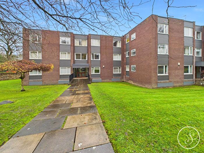 2 Bedroom Flat For Sale In Woodville Court, Leeds, LS8