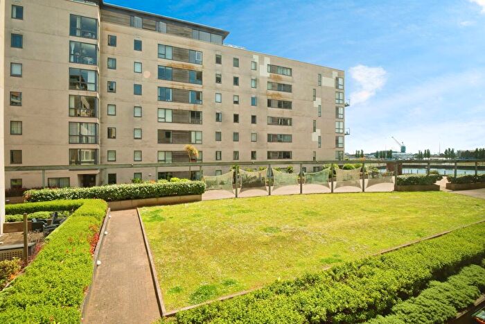2 Bedroom Apartment To Rent In Altair House, Celestia, Cardiff Bay, CF10