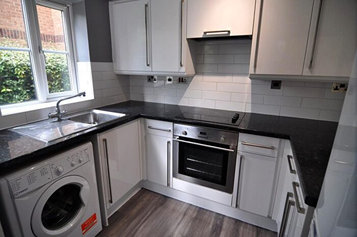 1 Bedroom Flat To Rent In Poets Chase, Aylesbury, HP21