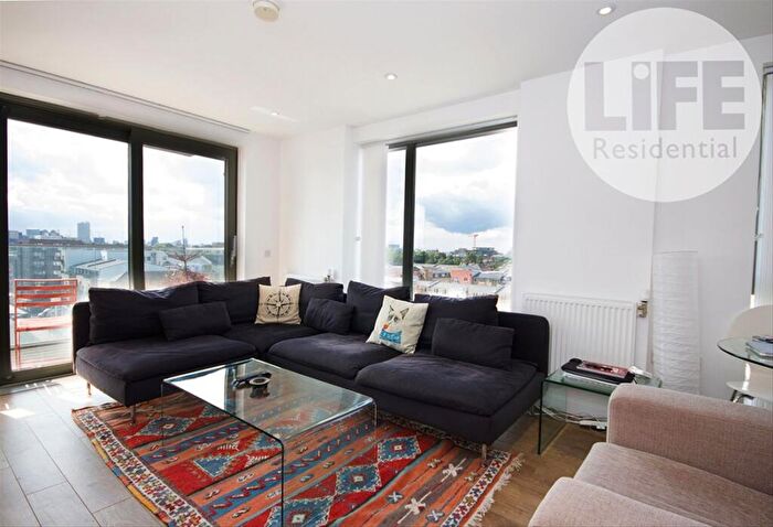 2 Bedroom Flat To Rent In Bootmakers Court, Mile End, E1