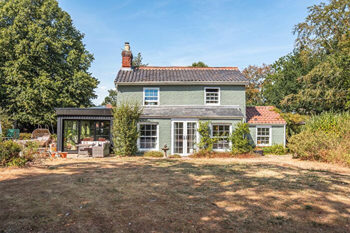4 Bedroom Detached House For Sale In Newton Road, Hainford, Norwich, NR10