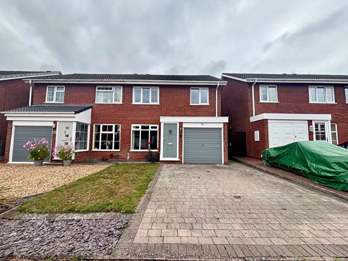 3 Bedroom Property To Rent In Norwich Close, Lichfield, WS13