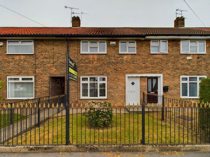 3 Bedroom Terraced House To Rent In Ashwell Avenue, Greatfield, HU9