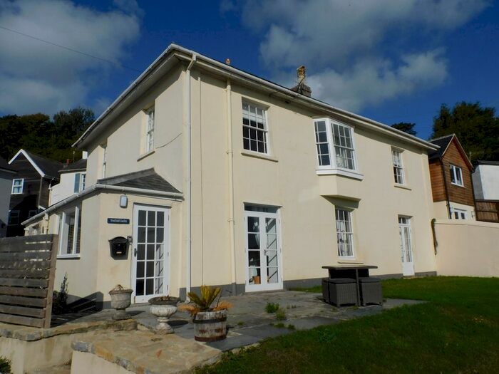 2 Bedroom Flat To Rent In Cobb Road, Lyme Regis, DT7