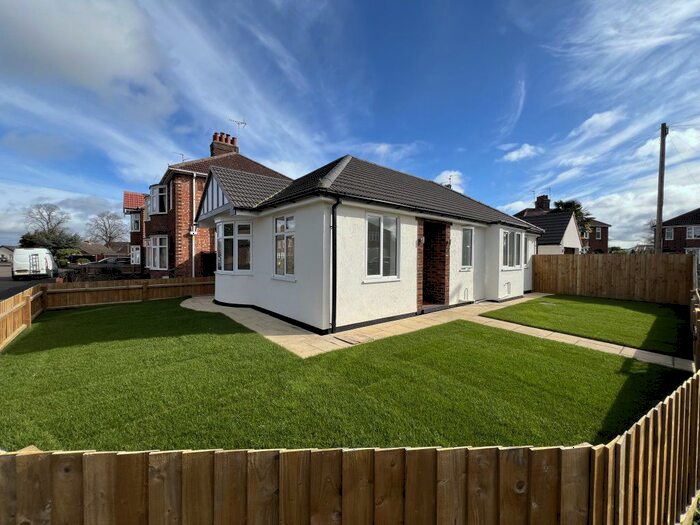 3 Bedroom Bungalow To Rent In Hadley Road, Walton, Peterborough, PE4