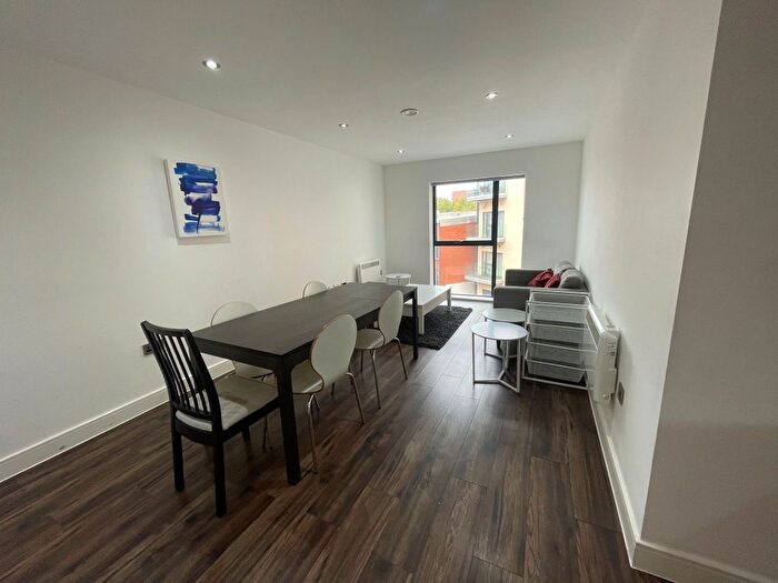 2 Bedroom Flat To Rent In Regency Place, Birmingham, B1