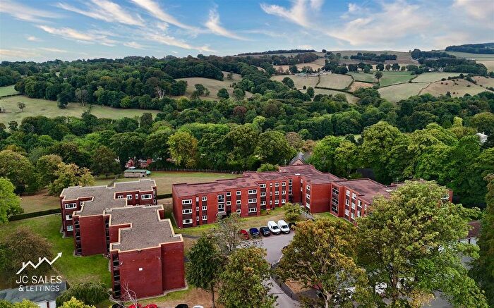 2 Bedroom Flat For Sale In Storth Park, Fulwood Road, Sheffield, S10