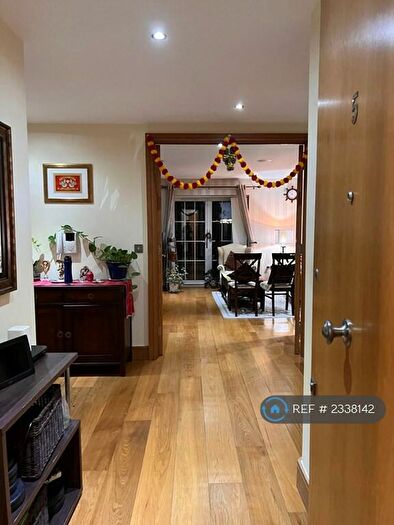 2 Bedroom Flat To Rent In High Road, Woodford Green, Greater London, United Kingdom, IG8