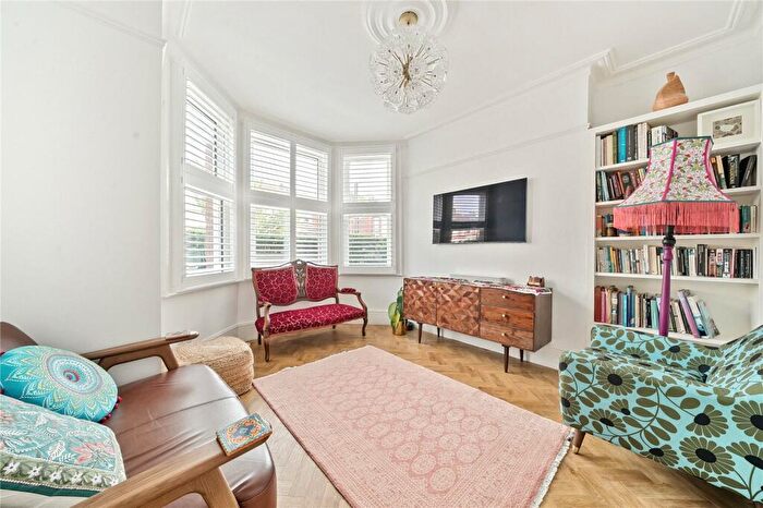 2 Bedroom Maisonette To Rent In North View Road, London, N8